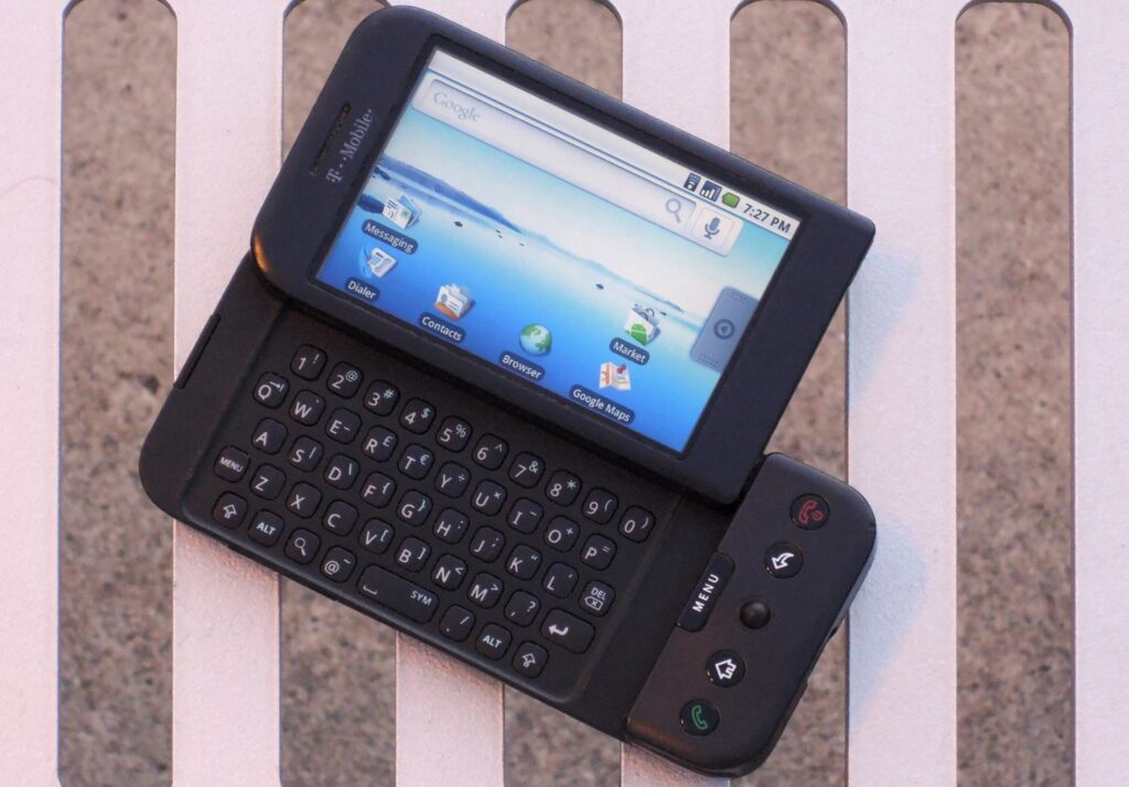 هاتف HTC Dream - الهاتف الأول بنظام أندرويد على الإطلاق