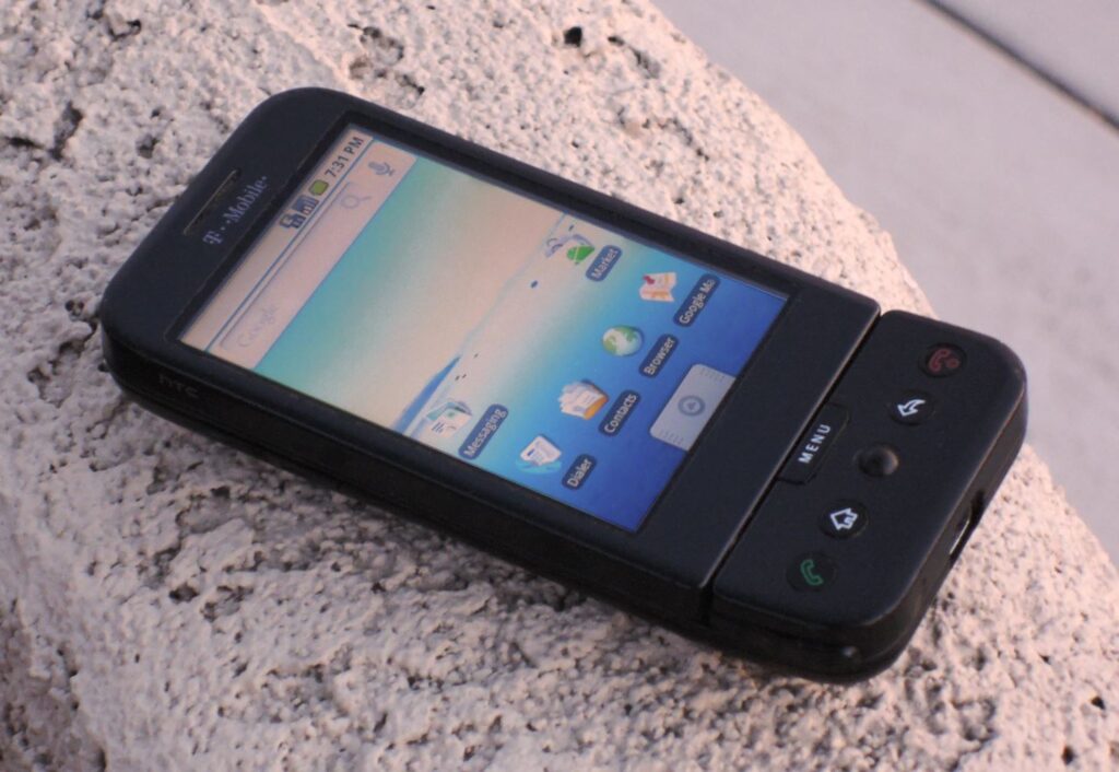 أول هاتف أندرويد على الإطلاق من HTC