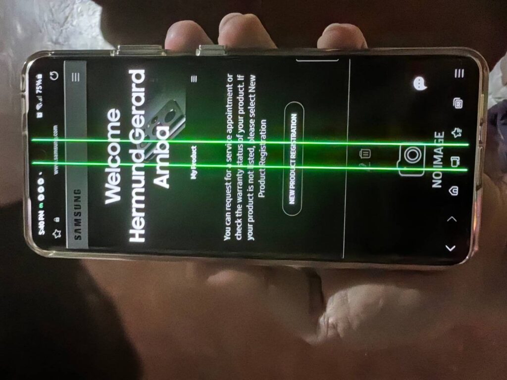 مشكلة ظهور خطوط خضراء بهاتف Galaxy S20+