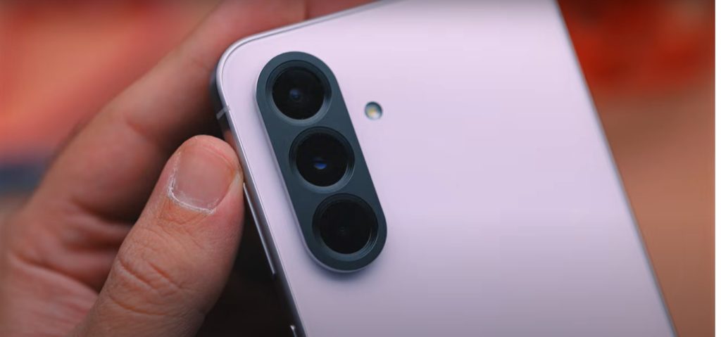 مراجعة Galaxy A56 بعد أسبوعين من الاستخدام: هل يستحق الشراء في عام 2025؟ 8 تصوير سامسونج A56